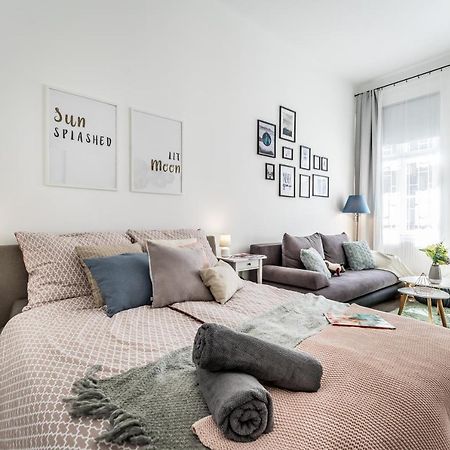 Sun-Splashed Retreat In The Heart Of A Vibrant Quarter Budapeşte Dış mekan fotoğraf